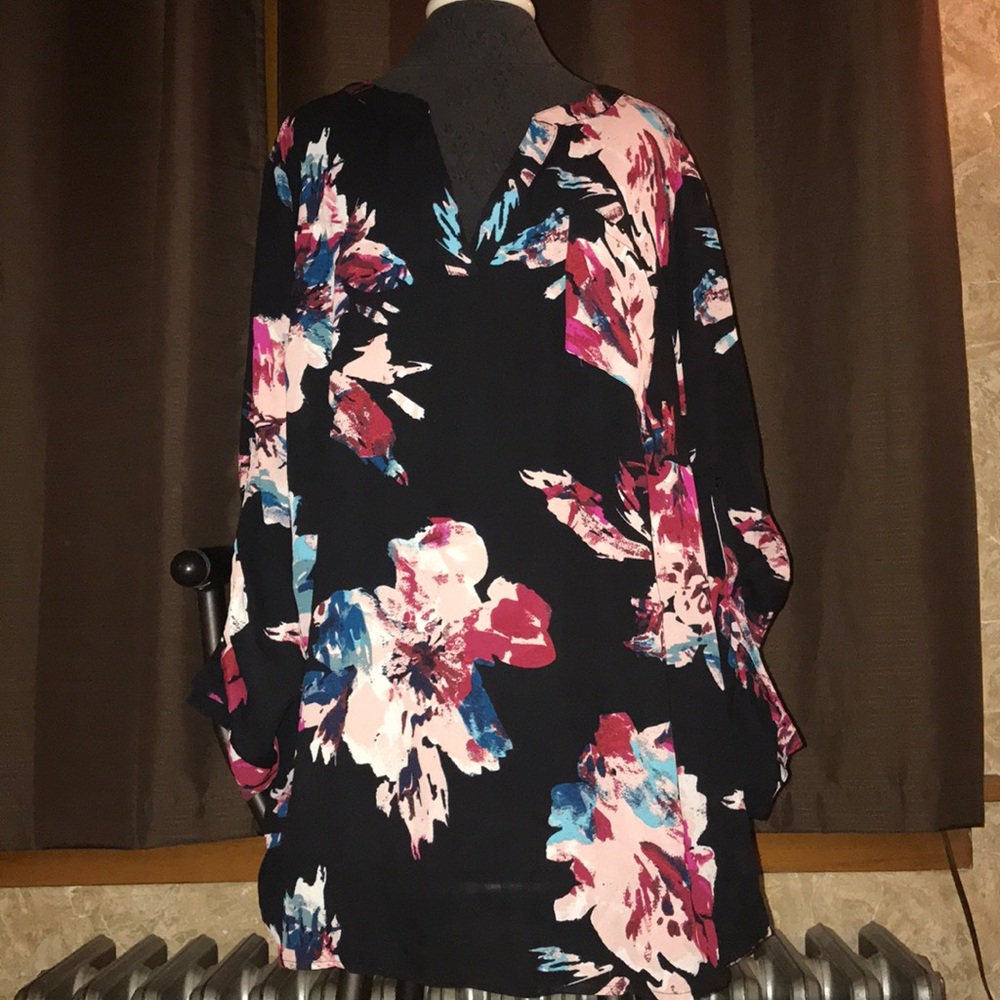 Floral v-neck polyester tunic